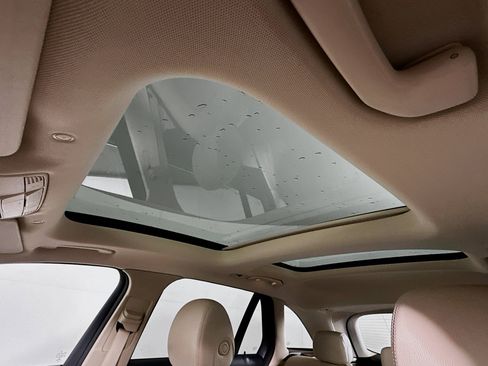 Used 2022 Mercedes-Benz GLC 300 4MATIC w/ Premium Package Lite image 25