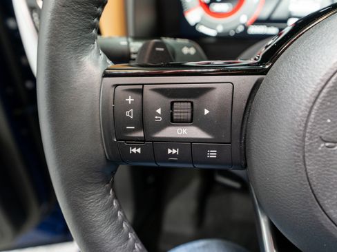 Used 2023 Nissan Rogue Platinum image 27