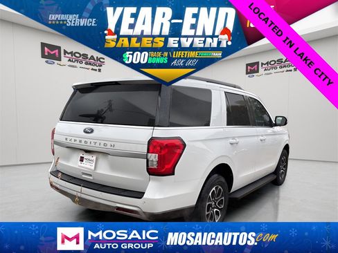 Used 2024 Ford Expedition XLT image 2