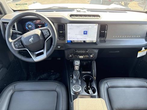 New 2026 Ford Bronco Badlands w/ Sasquatch Package AWD/4WD image 16
