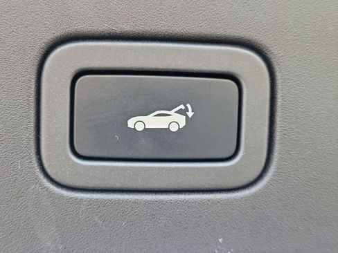 Used 2016 Jaguar F-TYPE R image 11