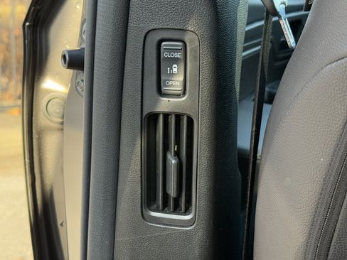 Used 2018 Honda Odyssey EX-L image 34