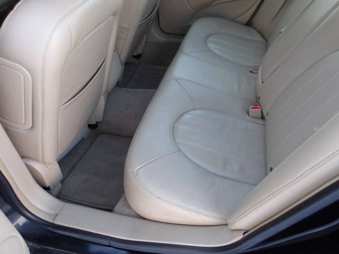 Used 2009 Buick Lucerne CXL image 20