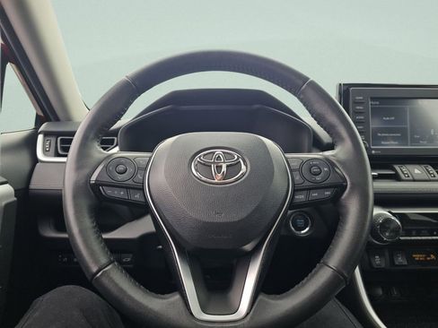 Used 2021 Toyota RAV4 XLE Premium AWD/4WD image 31