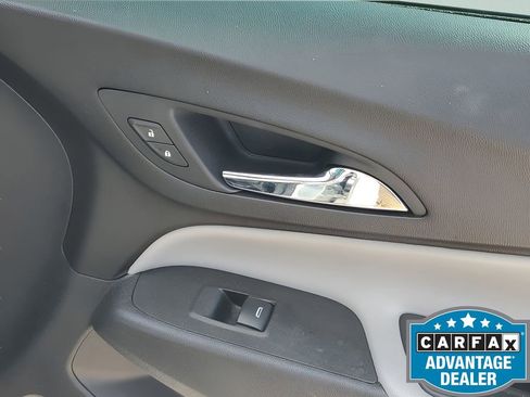 Used 2021 Chevrolet Equinox LS image 48