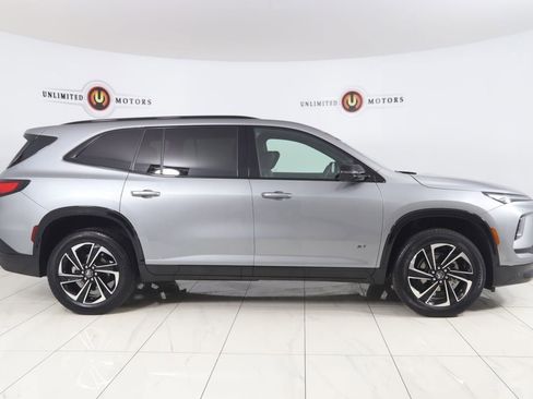Used 2025 Buick Enclave Sport Touring FWD image 2