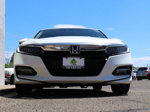 Used 2018 Honda Accord Touring image 17