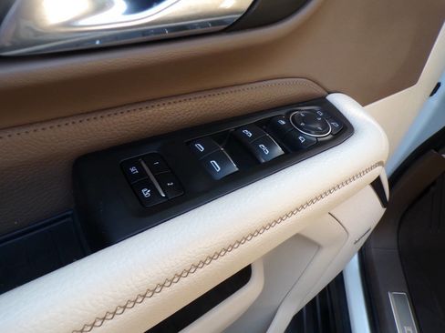 Used 2021 GMC Yukon Denali image 11