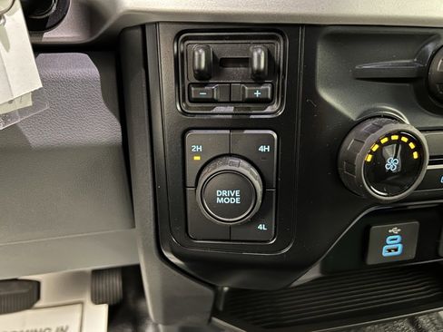New 2025 Ford F550 4x4 Regular Cab Super Duty image 15