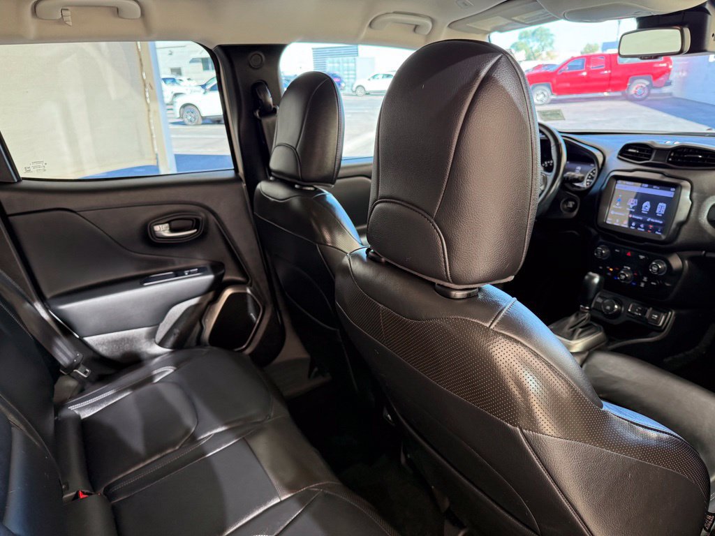 Used 2018 Jeep Renegade Limited w/ UConnect 8.4 Nav Group AWD/4WD image 17