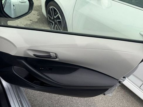 Used 2022 Toyota Corolla LE image 27