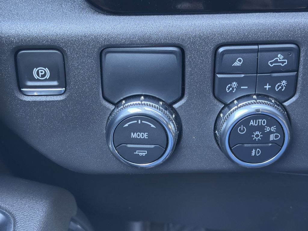 Used 2025 GMC Sierra 1500 SLT RWD image 11