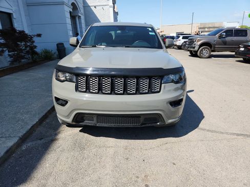 Used 2021 Jeep Grand Cherokee Laredo X RWD image 8