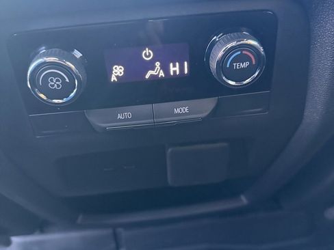 New 2026 Chevrolet Traverse LT w/ Sun and Wheel Package image 7