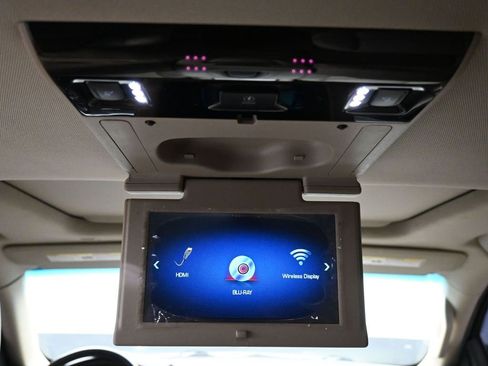 Used 2020 Cadillac Escalade Luxury w/ Escalade Sport Edition image 21