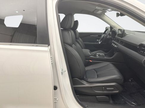 Used 2025 Honda Pilot EX-L image 17
