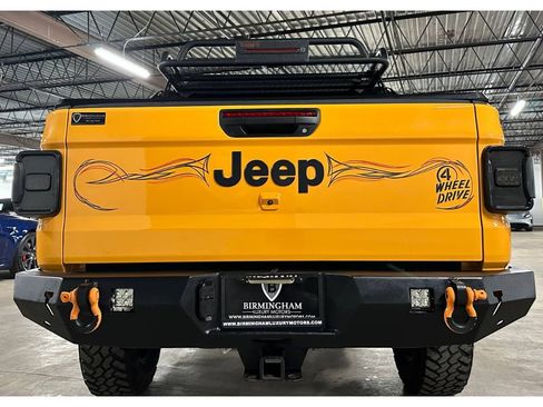 Used 2021 Jeep Gladiator Sport image 16