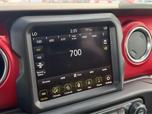 Used 2021 Jeep Wrangler Unlimited Rubicon AWD/4WD image 32