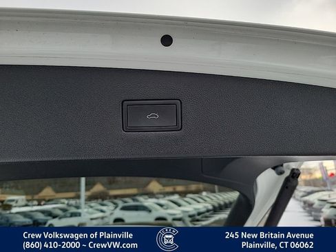 Certified 2022 Volkswagen Tiguan SE R-Line image 54