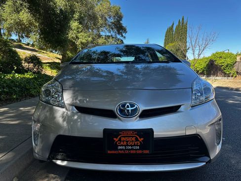 Used 2015 Toyota Prius Three image 9