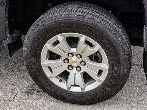 Used 2022 Chevrolet Colorado LT AWD/4WD image 7