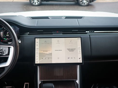 Used 2025 Land Rover Range Rover Autobiography image 30