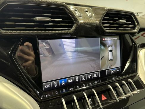 Used 2020 Lamborghini Urus image 32