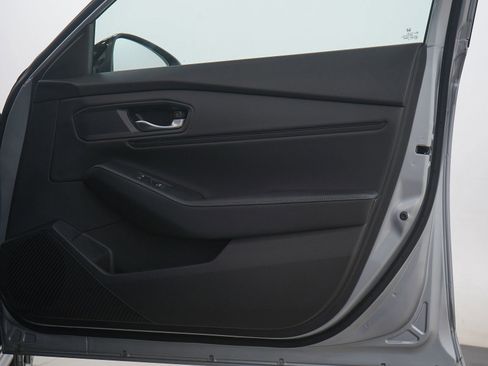 Used 2023 Honda Accord Sport image 9