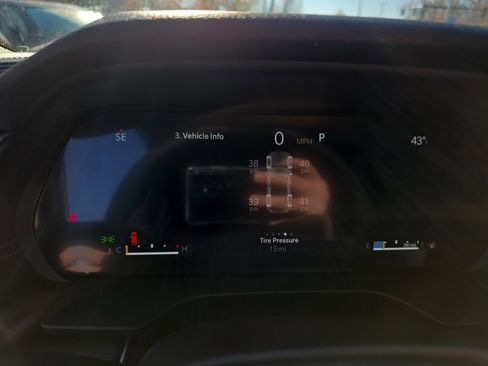 New 2025 Jeep Grand Cherokee Altitude image 10