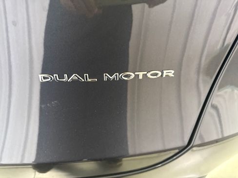 Used 2023 Tesla Model Y Long Range AWD/4WD image 14