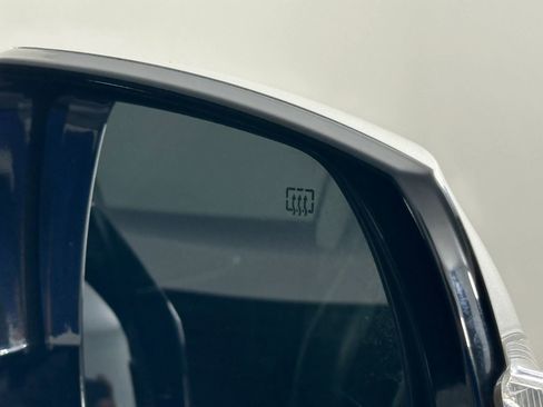 Used 2017 INFINITI QX60 AWD w/ Premium Package image 10