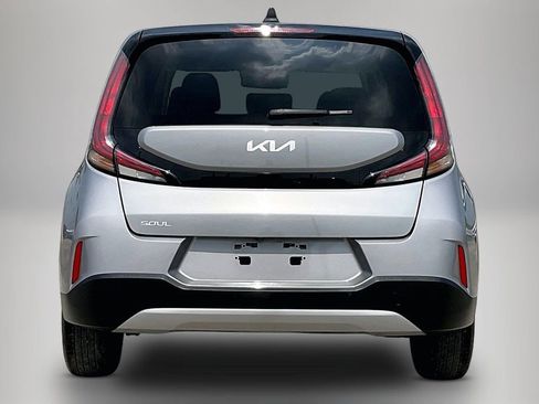 Used 2025 Kia Soul LX w/ LX Technology Package FWD image 6