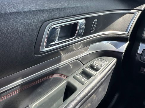 Used 2018 Ford Explorer Sport AWD/4WD image 26