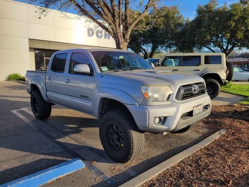 Used 2012 Toyota Tacoma PreRunner w/ TRD Sport Pkg image 11