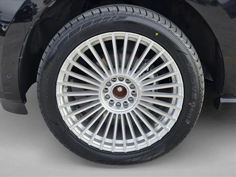 Used 2019 Lincoln Navigator Reserve image 24