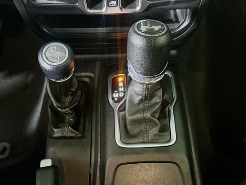 Used 2022 Jeep Wrangler Unlimited Sport AWD/4WD image 24