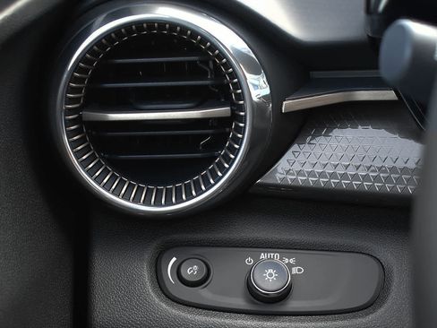 New 2026 Chevrolet Trax ACTIV w/ Sunroof Package image 24