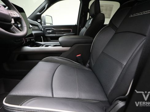New 2026 RAM 2500 Laramie AWD/4WD image 10