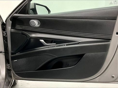 Certified 2022 Hyundai Elantra Limited image 23