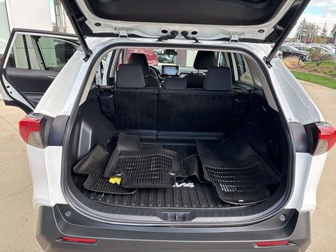 Used 2021 Toyota RAV4 XLE w/ Convenience Package AWD/4WD image 26