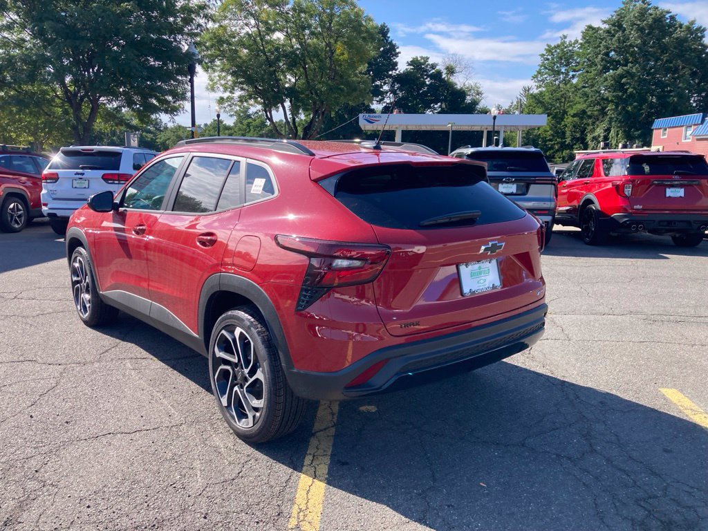 New 2026 Chevrolet Trax RS w/ Driver Confidence Package FWD image 5