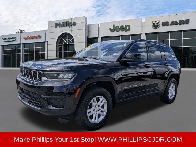 Used 2023 Jeep Grand Cherokee Laredo RWD image 7