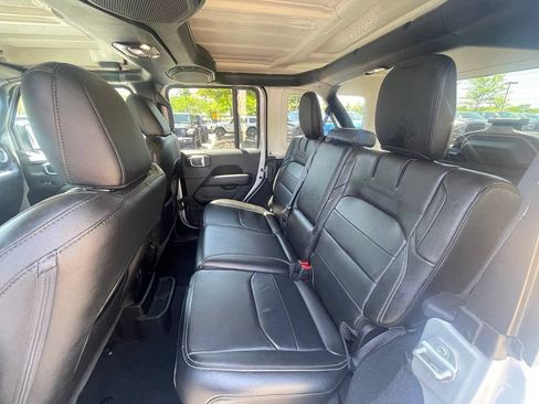 Used 2023 Jeep Wrangler Unlimited Sahara w/ Cold Weather Group AWD/4WD image 11
