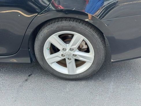 Used 2012 Toyota Camry SE FWD image 10