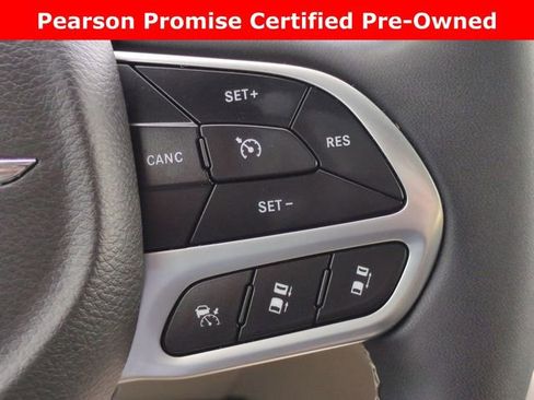 Used 2024 Chrysler Pacifica Touring-L image 25