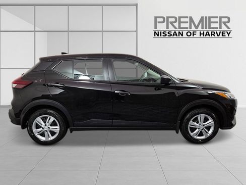 New 2025 Nissan Kicks Play S image 6