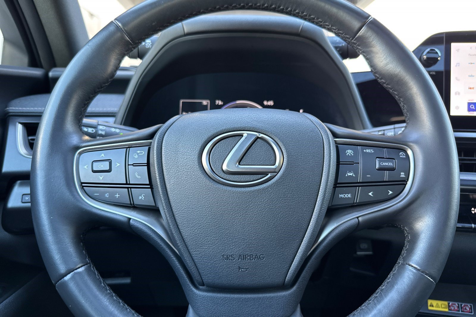 Certified 2025 Lexus UX 300h FWD w/ Accessory Package (Z2) image 29