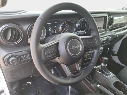 Used 2021 Jeep Wrangler Unlimited Sport AWD/4WD image 15