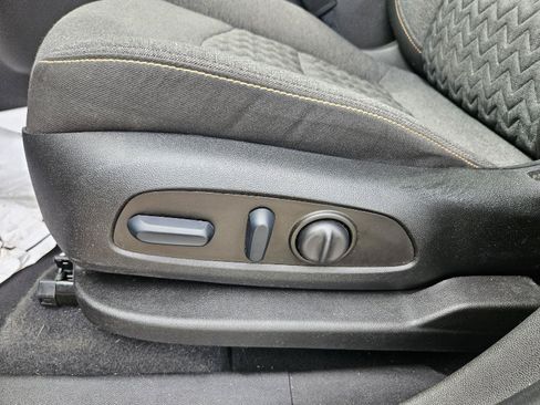 Used 2022 Chevrolet Equinox LT AWD/4WD image 9