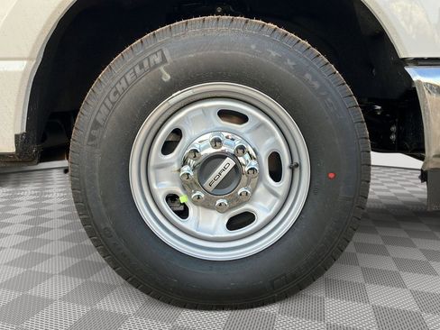New 2026 Ford F250 XL w/ XL Chrome Package image 23